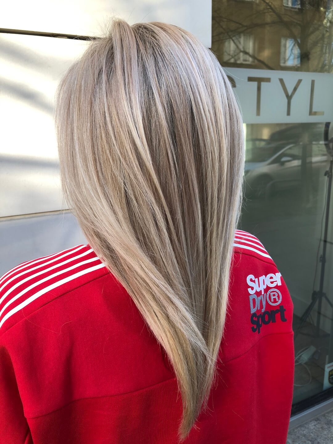 Blond – jak pielęgnować włosy aby cieszyć się pięknym odcieniem jak najdłużej?